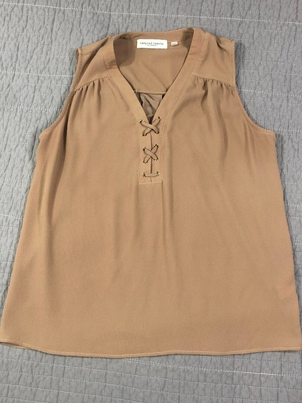 Tempted Hearts Shirt Women Large Brown Lace Up V Neck Sleeveless Blouse